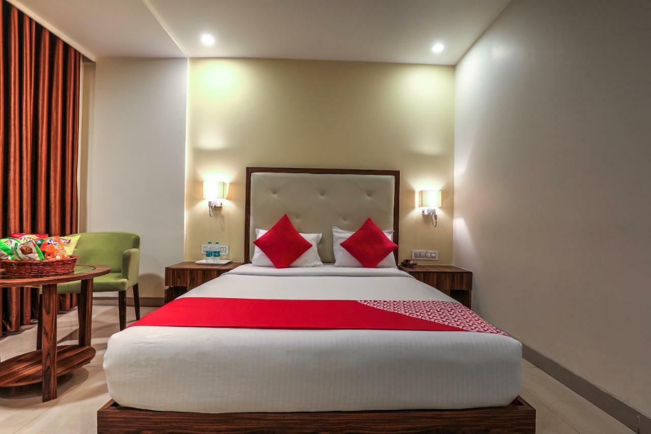 Capital O 1251 Hotel Suprabha Warangal Exterior foto